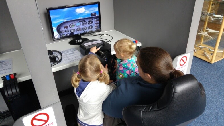 Flight sim - Wonderful World of Trains & Planes
