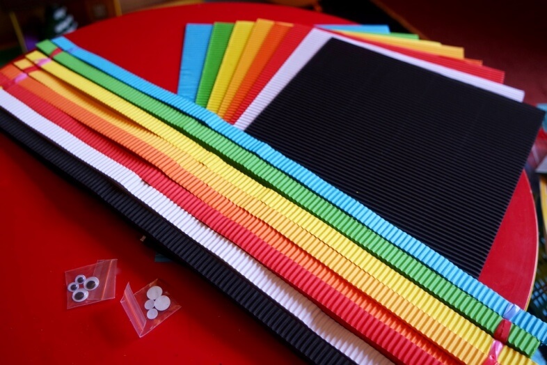 Jaguarita Kids corrugated paper