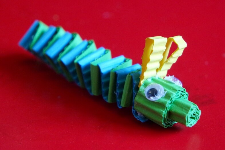 Centipede - Jaguarita Kids corrugated paper