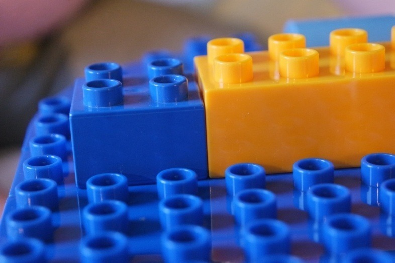 Comparison with duplo size - Peppa Pig Construction Grandpa Pig's Boat Set