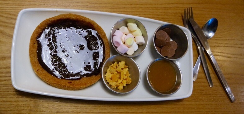 Build your own chocolate cookie pizza