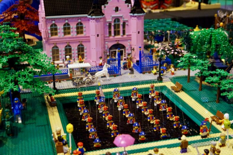 Fan Zone build - BRICKLIVE