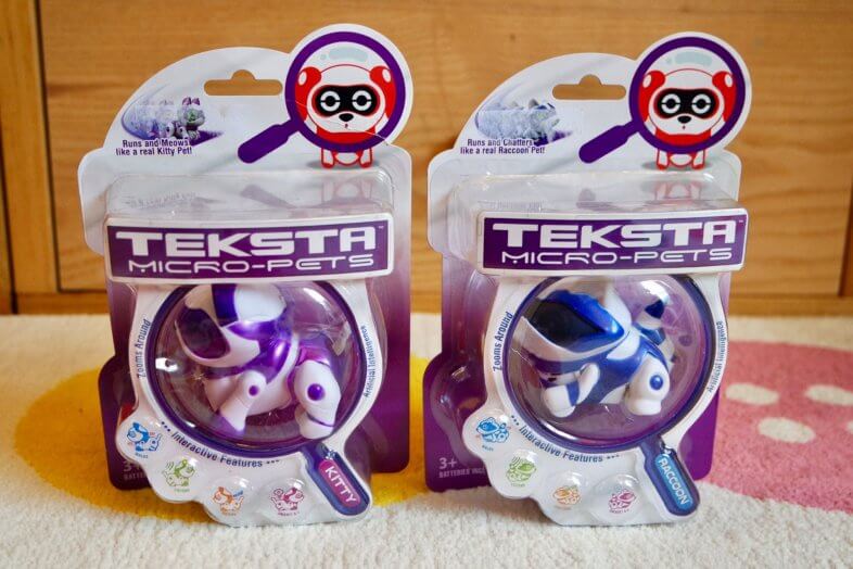 Teksta Micro-Pets Kitty and Raccoon