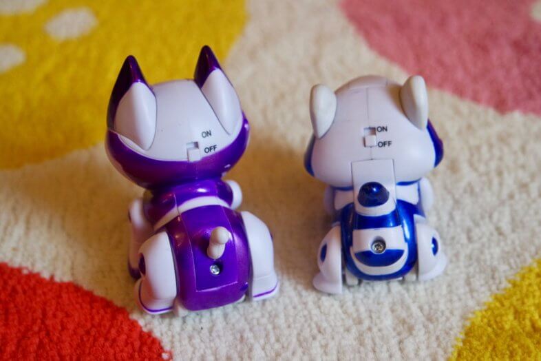 Teksta Micro-Pets Kitty and Raccoon