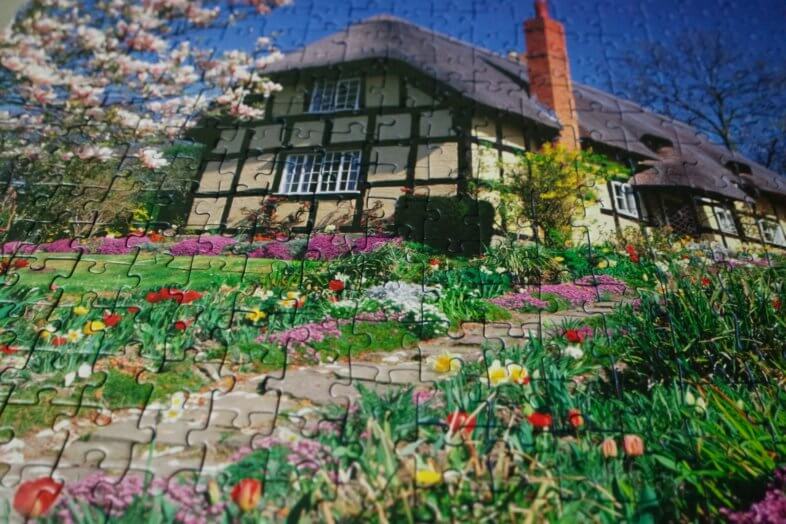 Ravensburger Puzzle Country Cottage 300pc