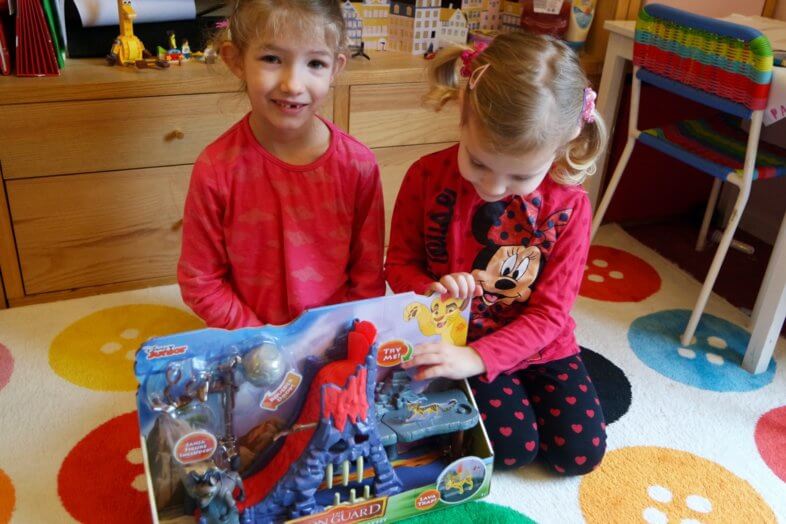 Hyena's Hideout Playset