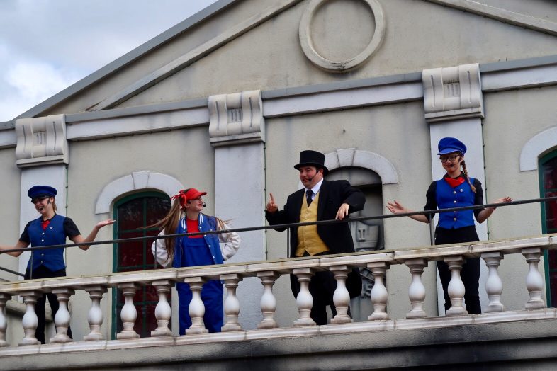 Fat Controller - Balcony Show