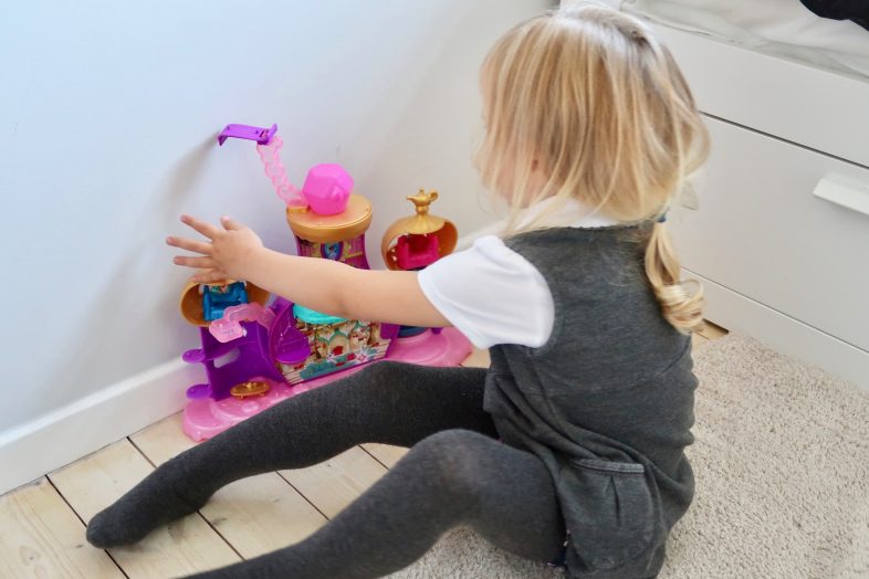 Shimmer and Shine Teenie Genies Floating Palace Playset