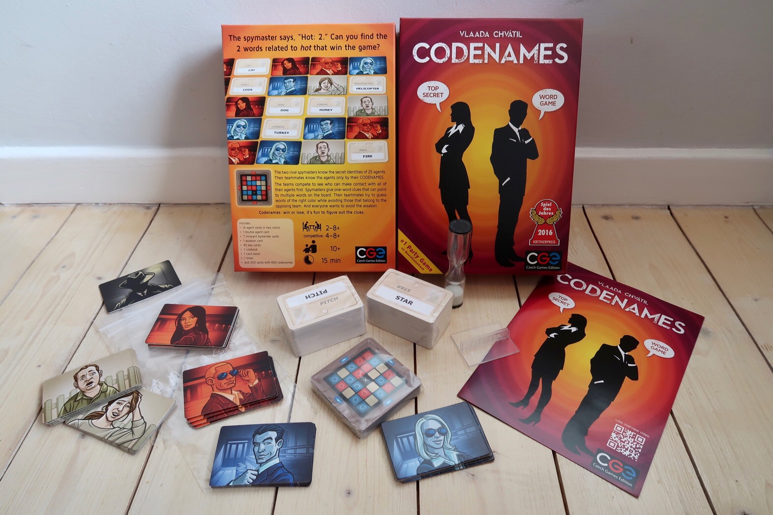 Codenames what’s in the box